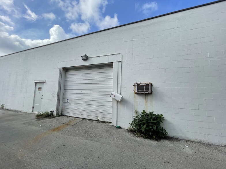 More Photos Of 1800-1812 SW 7th Ave, Pompano Beach Warehouse For Sale