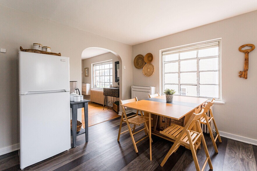 More Photos Of 524 Cross St, Sycamore Apartments For Sale
