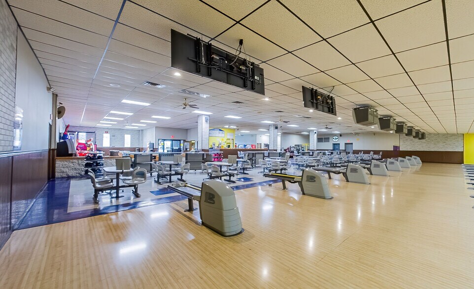 More Photos Of 2701 P Nut Ln, Bloomsburg Bowling Alley For Sale