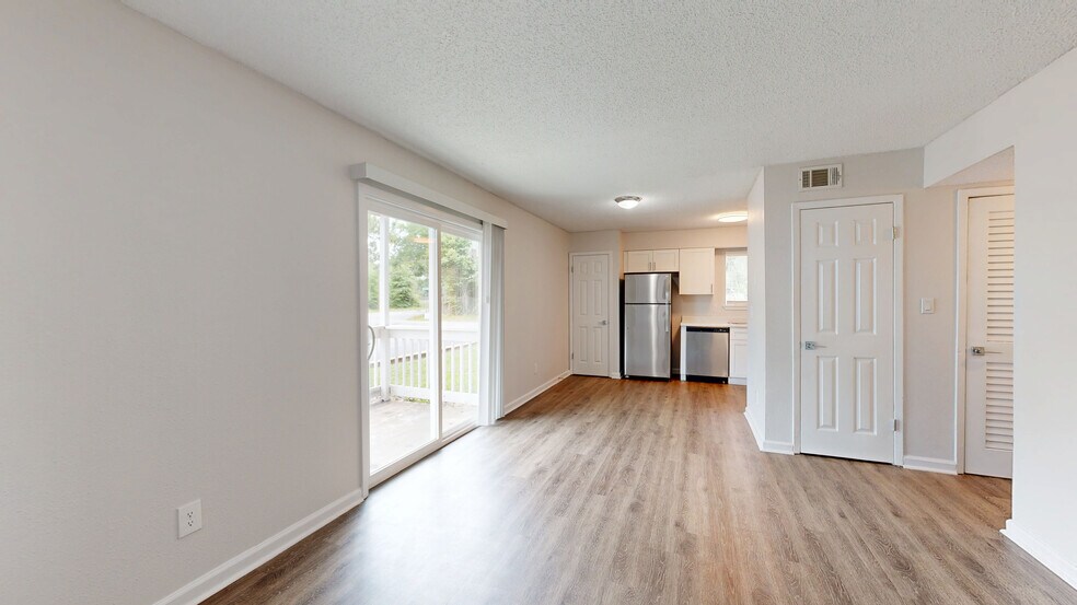 More Photos Of 1665 Dogwood Pl, Pensacola Apartments For Sale