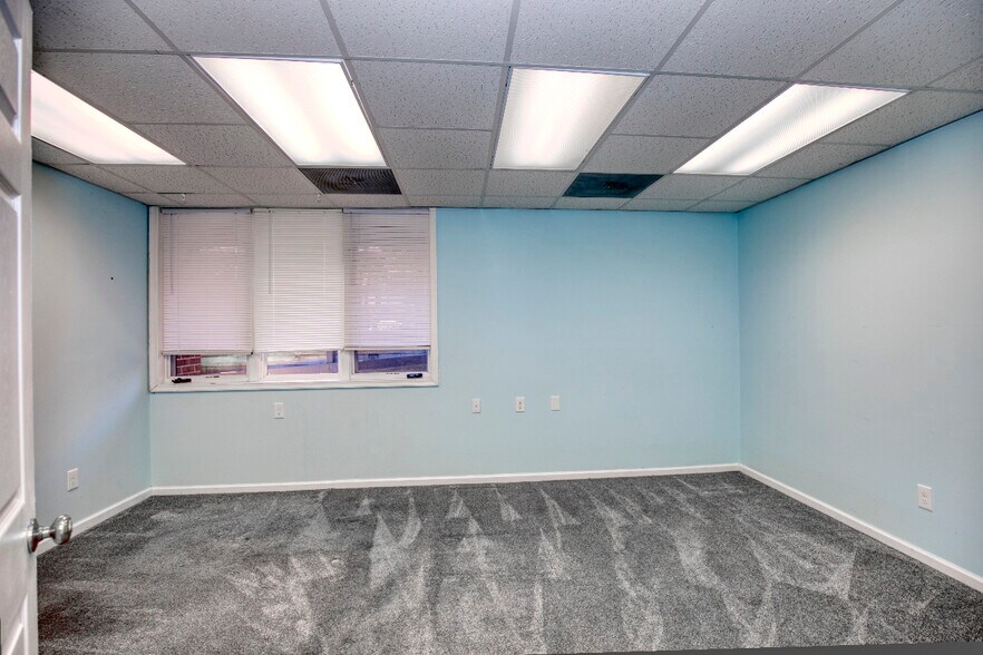 More Photos Of 7151 Richmond Rd, Williamsburg Medical For Lease