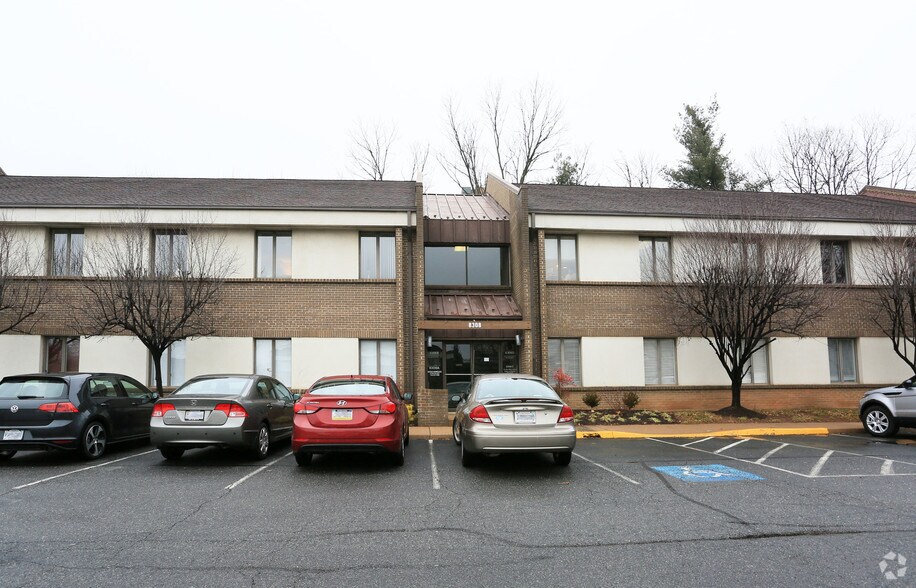 More Photos Of 8306-8310 Old Courthouse Rd, Vienna Medical For Lease