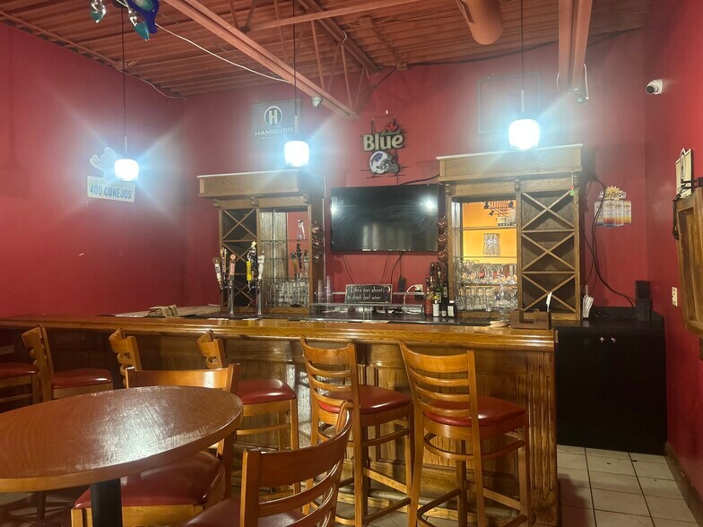 More Photos Of 5781 Seneca St, Elma Restaurant For Lease