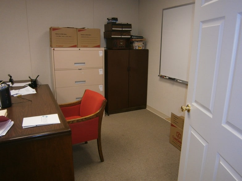 More Photos Of 1540 Kuser Rd, Hamilton Medical For Sale
