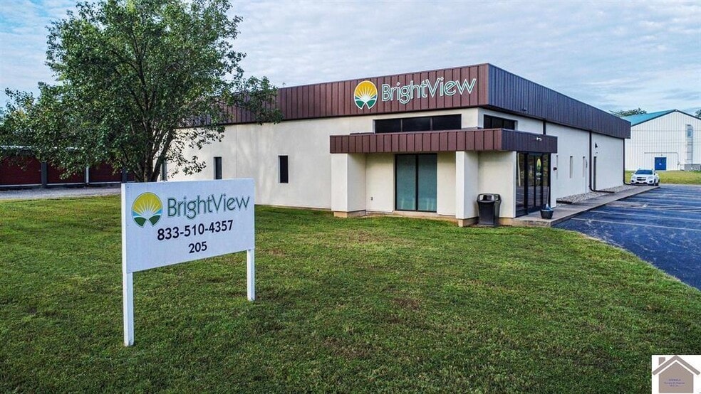 Primary Photo Of 205 Ash St, Benton Medical For Lease