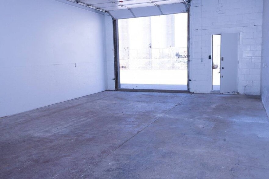 More Photos Of 800 E 11th St N, Wichita Warehouse For Lease