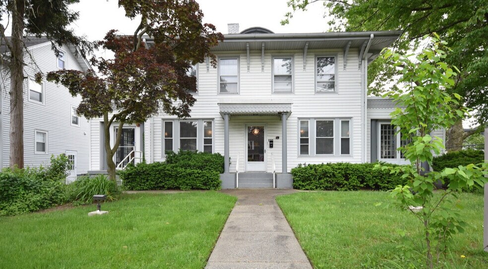 Primary Photo Of 600 S White Horse Pike, Audubon Medical For Lease