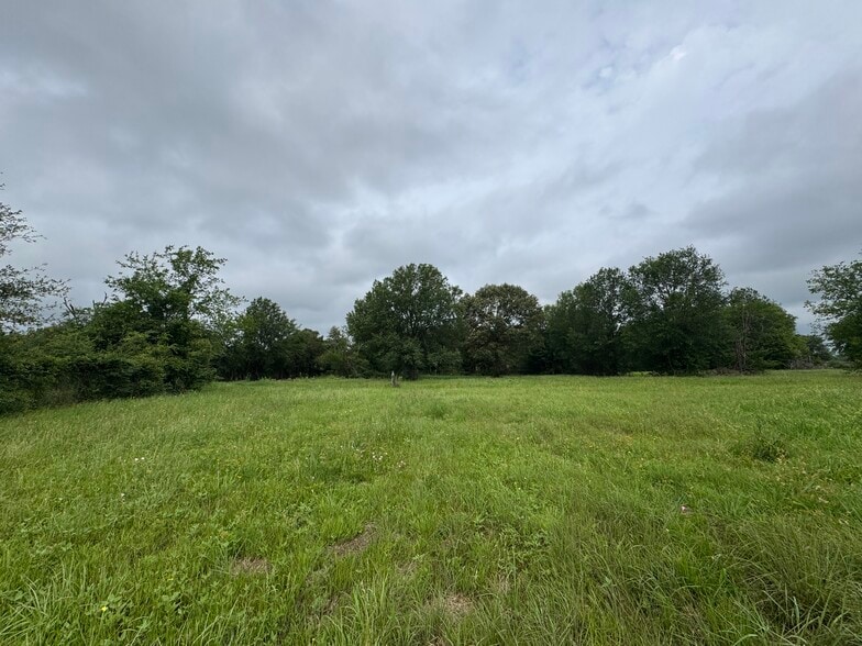 More Photos Of 3552 S State Highway 19, Emory Warehouse For Sale