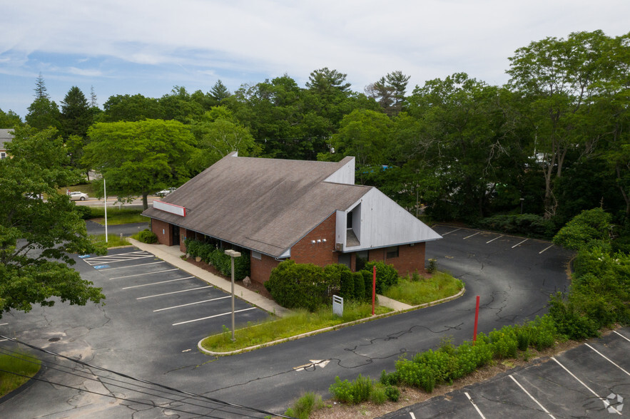 Primary Photo Of 303 Columbia Rd, Hanover Bank For Lease