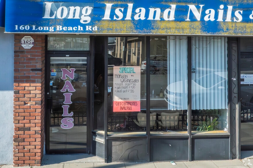 More Photos Of 160 Long Beach Rd, Island Park Storefront Retail Office For Lease