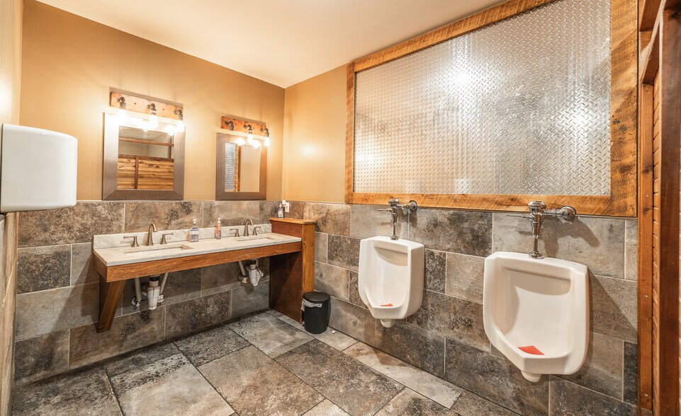 More Photos Of 717 N Pine St, Rolla Restaurant For Sale