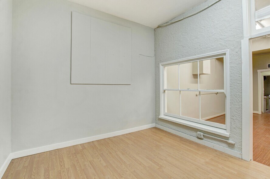 More Photos Of 512 Wilson St, Santa Rosa Storefront Retail Residential For Lease