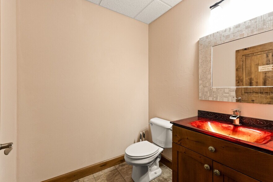 More Photos Of 1940 W Dickerson St, Bozeman Office For Sale