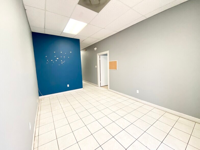 More Photos Of 3102 E Business 83, Weslaco Office For Lease