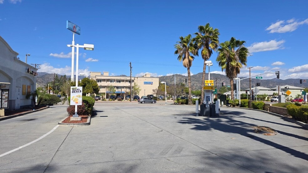 More Photos Of 106 S Azusa Ave, Azusa Fast Food For Lease