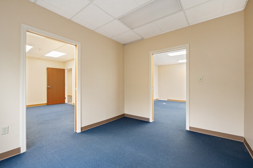 More Photos Of 105 Bradford Rd, Wexford Office For Lease