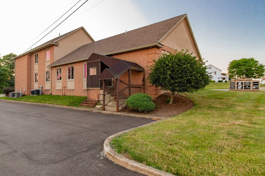 More Photos Of 1230 Lexington Ave, Mansfield Office For Lease