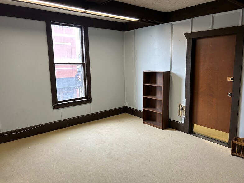 More Photos Of 901 Mainstreet, Hopkins Storefront Retail Residential For Sale
