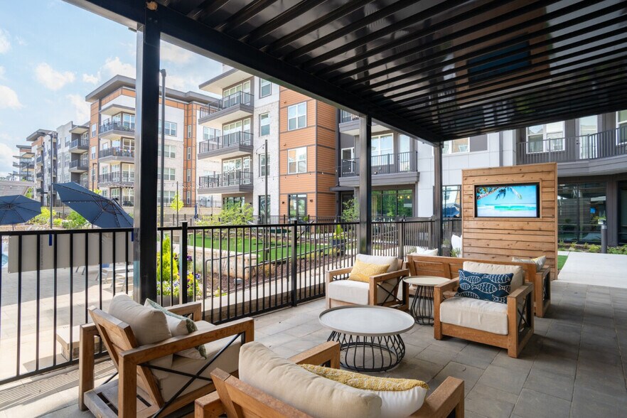 More Photos Of 930 W Mallard Creek Church Rd, Charlotte Apartments For Lease