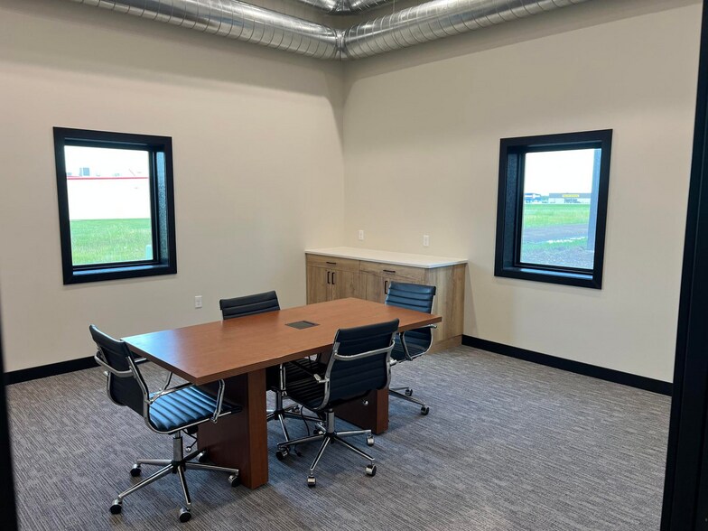 More Photos Of 1541 Hartford St, Hawley Office For Lease