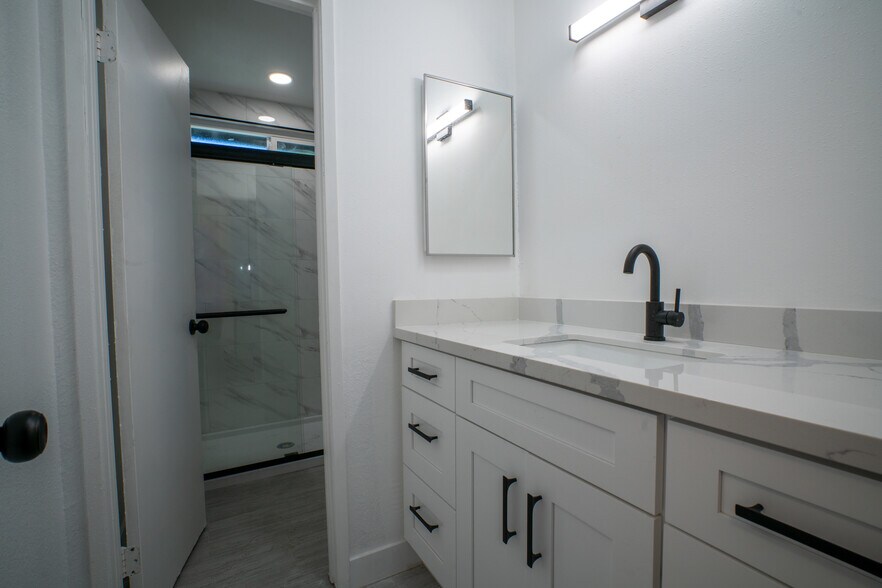 More Photos Of 810 S Flower St, Santa Ana Apartments For Sale