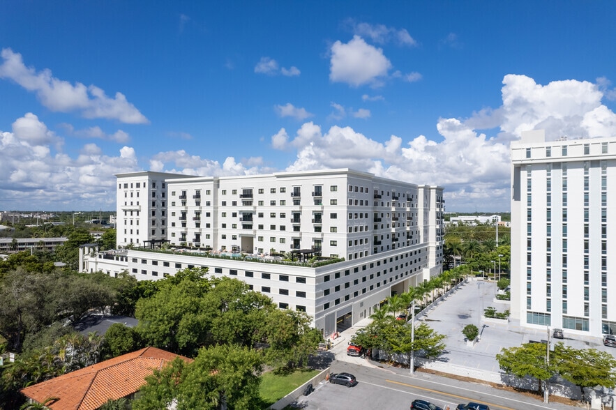 More Photos Of 1350 S Dixie Hwy, Coral Gables Hotel For Lease