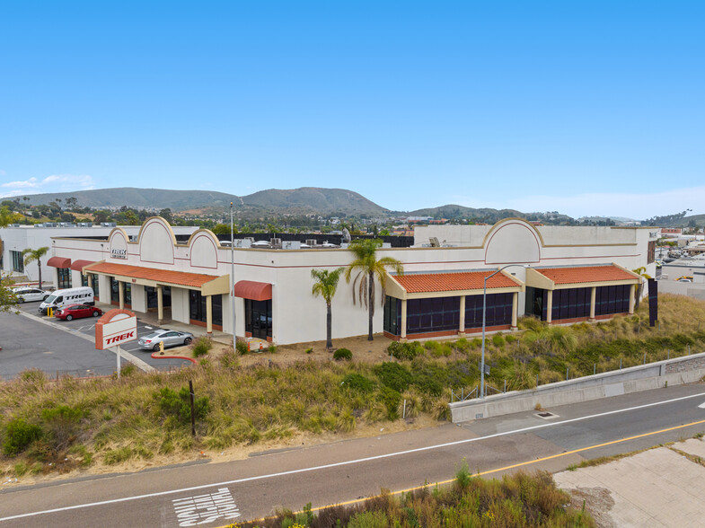 Primary Photo Of 1617 Capalina Rd, San Marcos Showroom For Lease