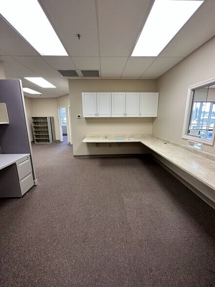 More Photos Of 323 Falls Dr NW, Abingdon Office For Sale