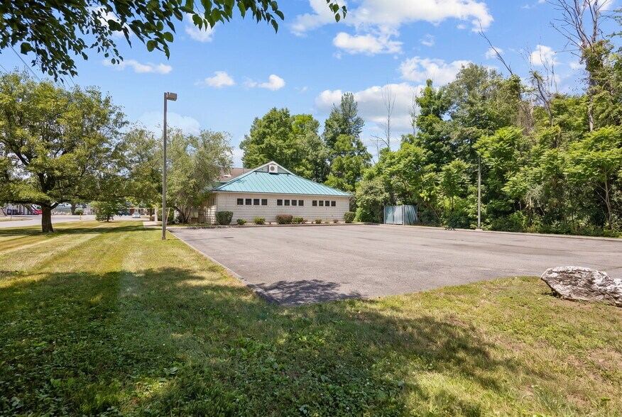 More Photos Of 11 Airport Dr, Wappingers Falls Medical For Sale