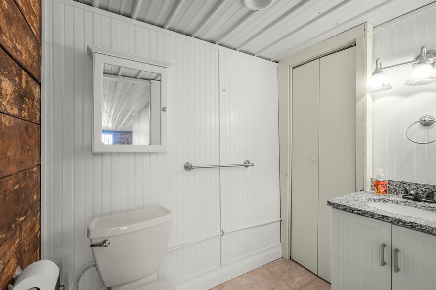 More Photos Of 90917 240th St, Austin Light Distribution For Sale