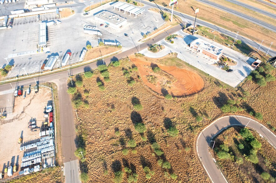 More Photos Of 0000 IH 35 Frontage, Cotulla Land For Sale