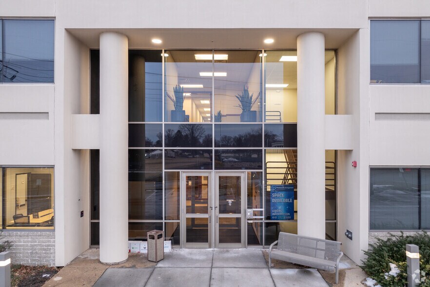 More Photos Of 649 N Lewis Rd, Limerick Medical For Lease