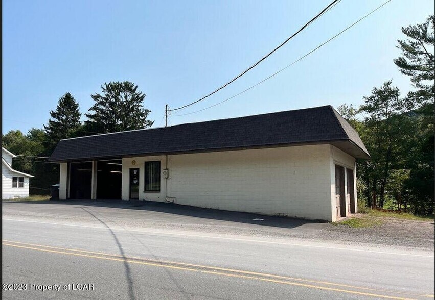 Primary Photo Of 505 Chase Rd, Shavertown Auto Repair For Lease