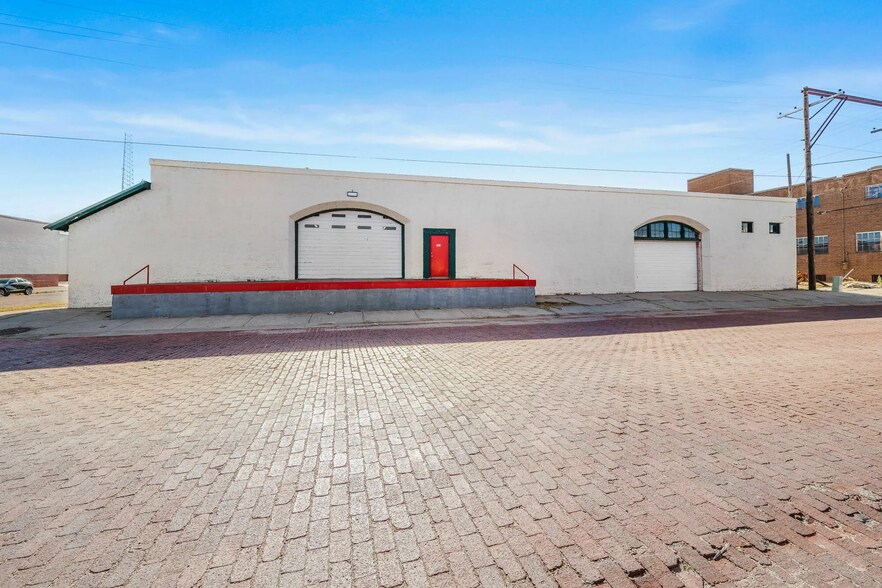 More Photos Of 904 S Grant St, Amarillo Distribution For Lease