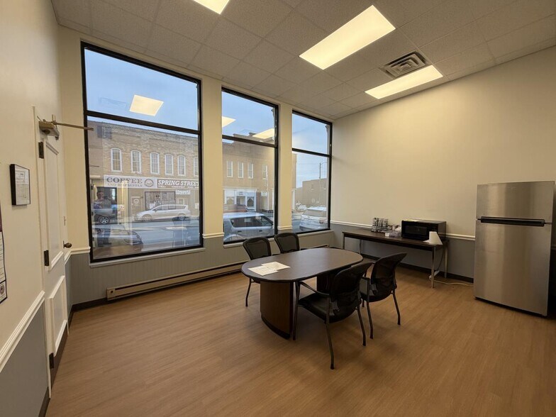 More Photos Of 115 W Main St, Mc Arthur Office For Sale