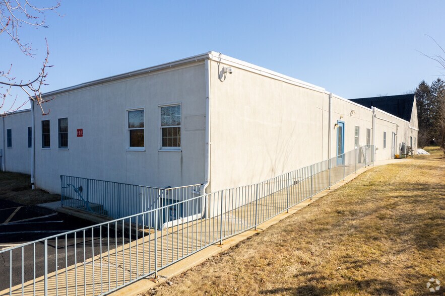 More Photos Of 2288 2nd Street Pike, Newtown Office For Lease