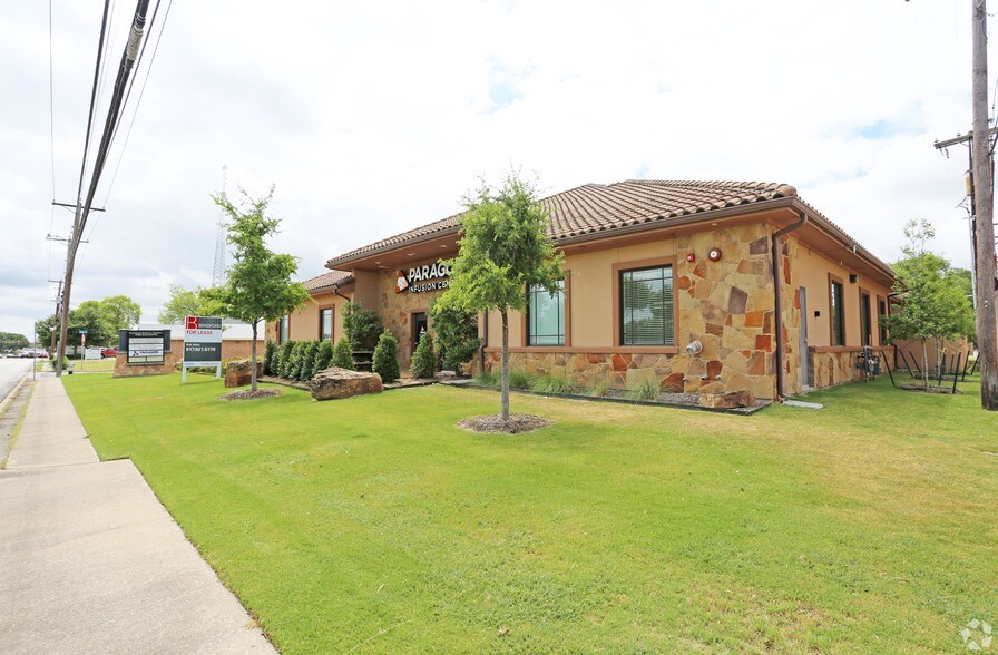 More Photos Of 7560 Glenview Dr, Richland Hills Office For Lease