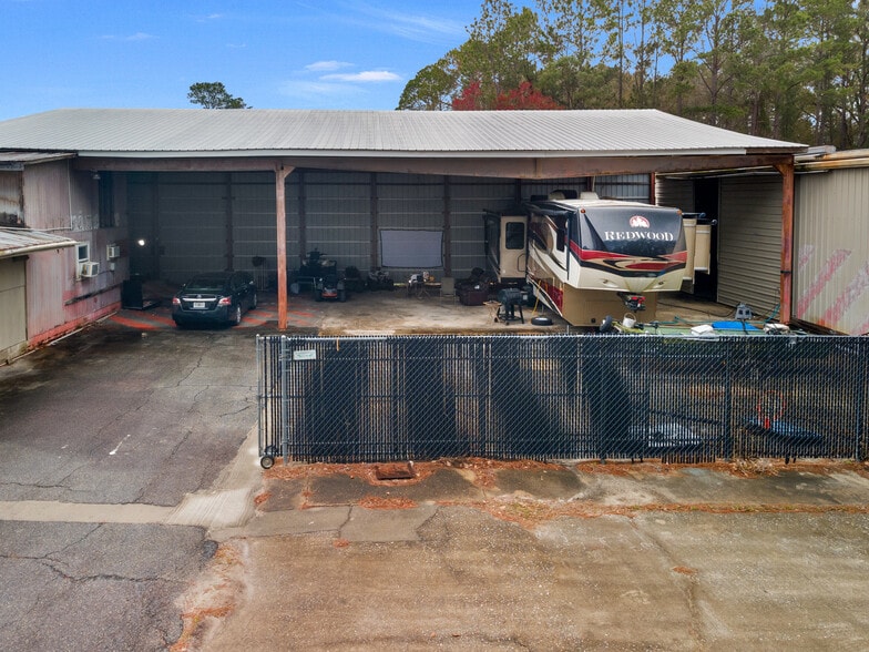 More Photos Of 2023 Memorial Dr, Waycross General Retail For Sale