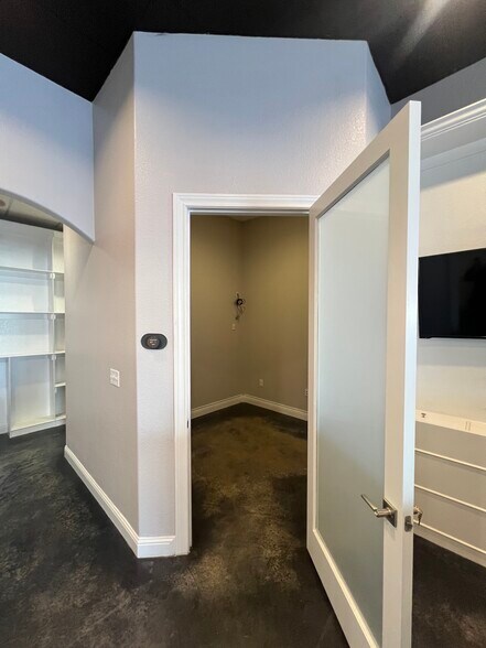 More Photos Of 33 Main St, Colleyville Apartments For Lease