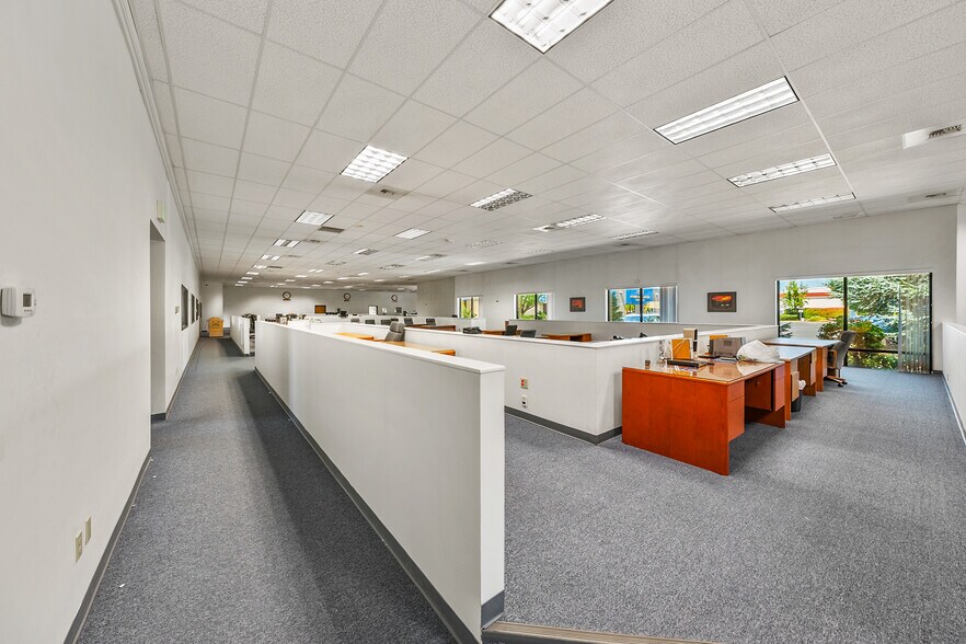More Photos Of 2090 Commerce Dr, Medford Office For Lease