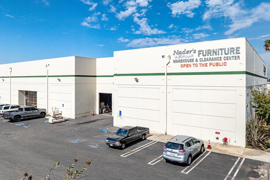 Primary Photo Of 18037 S Broadway St, Carson Distribution For Lease