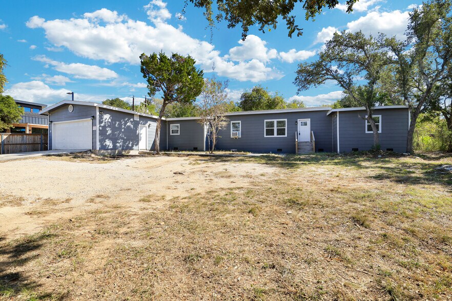 More Photos Of 1016 E Borgfeld Dr, San Antonio Flex For Sale