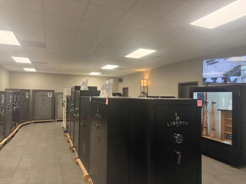 More Photos Of 8051 S Sam Houston Pky, Houston Unknown For Lease