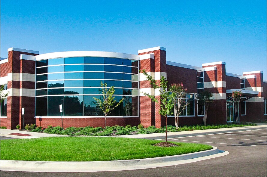 More Photos Of 7027 Old Madison Pike NW, Huntsville Office For Lease