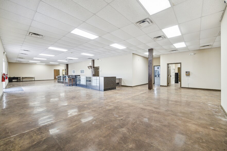 More Photos Of 25635 Southwest Fwy, Rosenberg Industrial For Lease