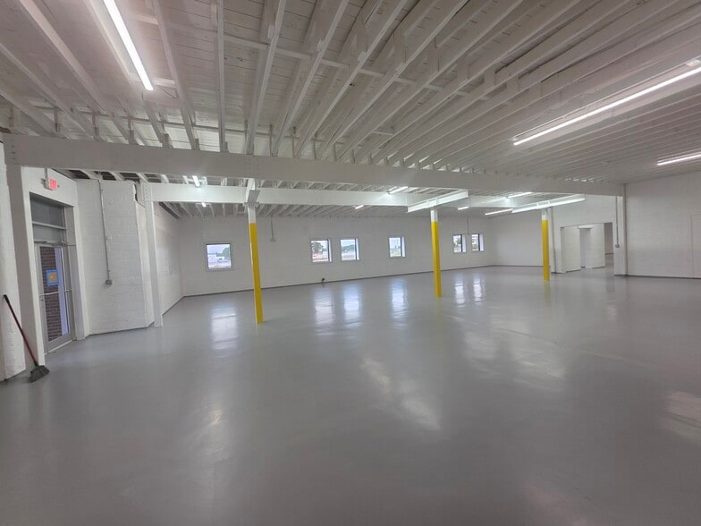 More Photos Of 250 Raleigh St, Wilmington Warehouse For Lease