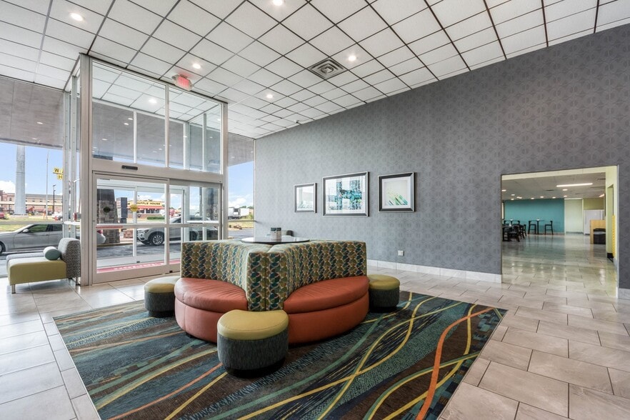More Photos Of 2001 E Reno Ave, Oklahoma City Hotel For Sale