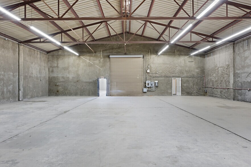 More Photos Of 240 Airpark Rd, Atwater Warehouse For Lease