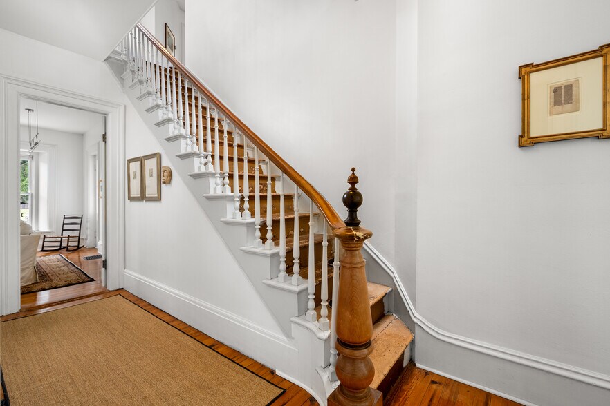 More Photos Of 9940 Middle Rd, Hammondsport Winery Vineyard For Sale