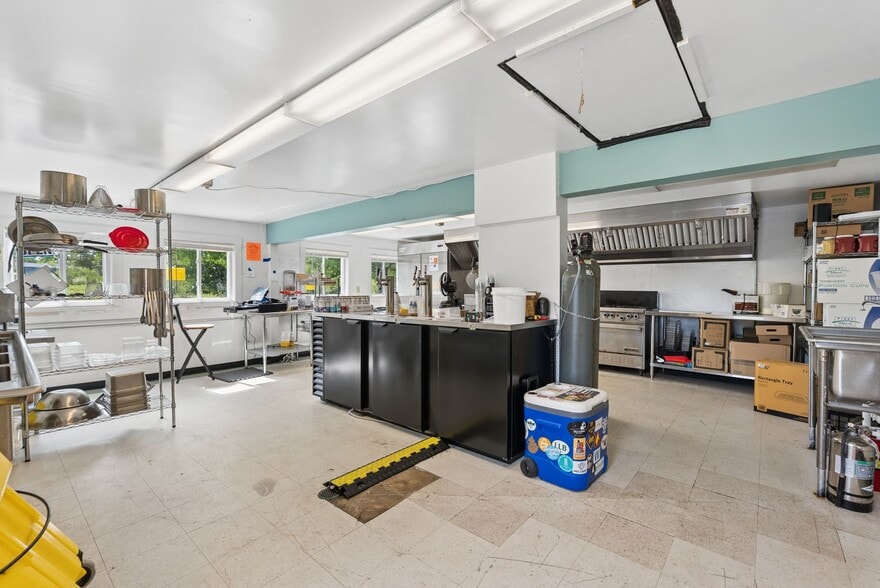 More Photos Of 150 US ROUTE 1, Freeport Fast Food For Sale